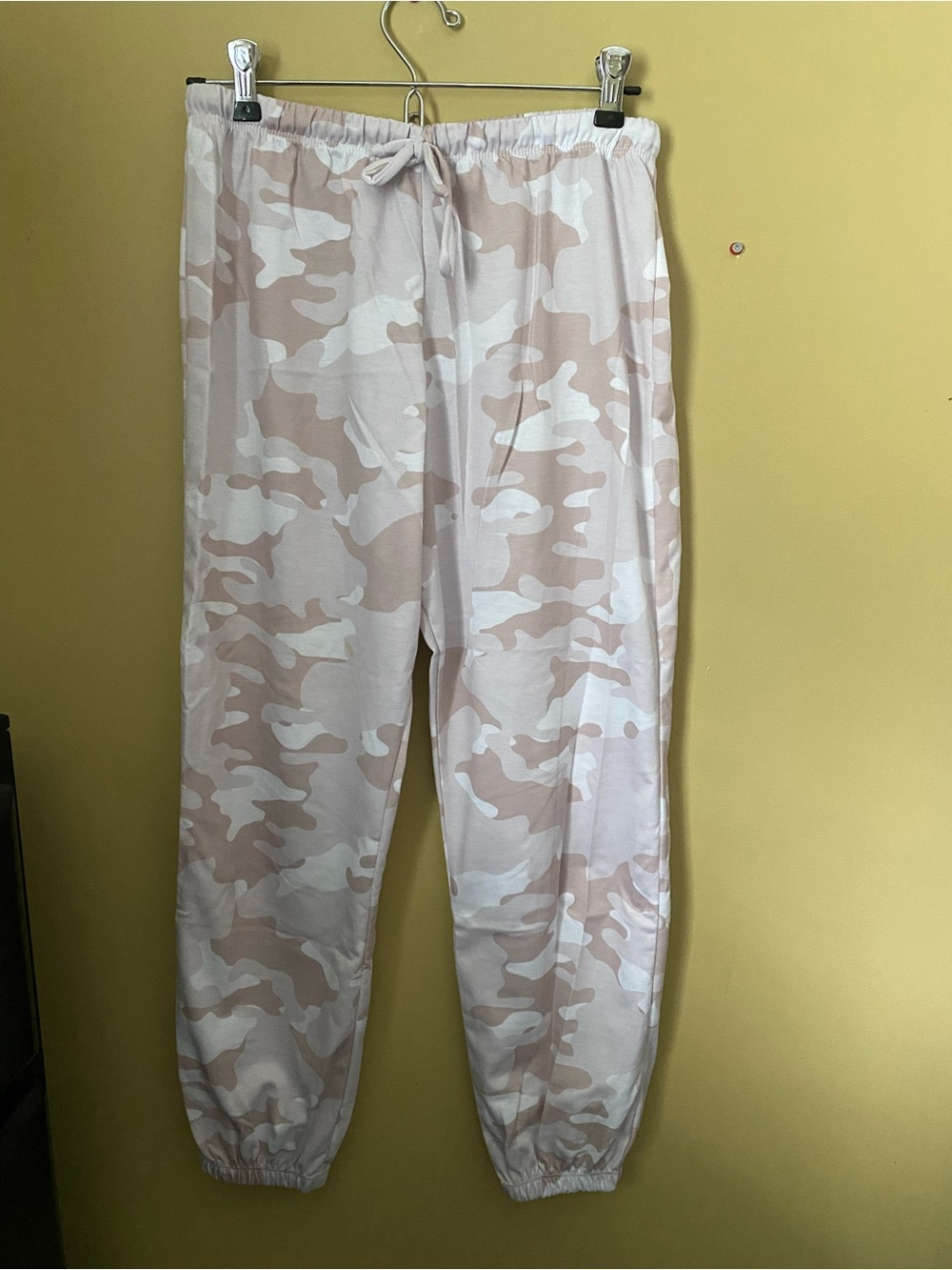 Onzie Beige & White Camo Lounge Pants Size S/M